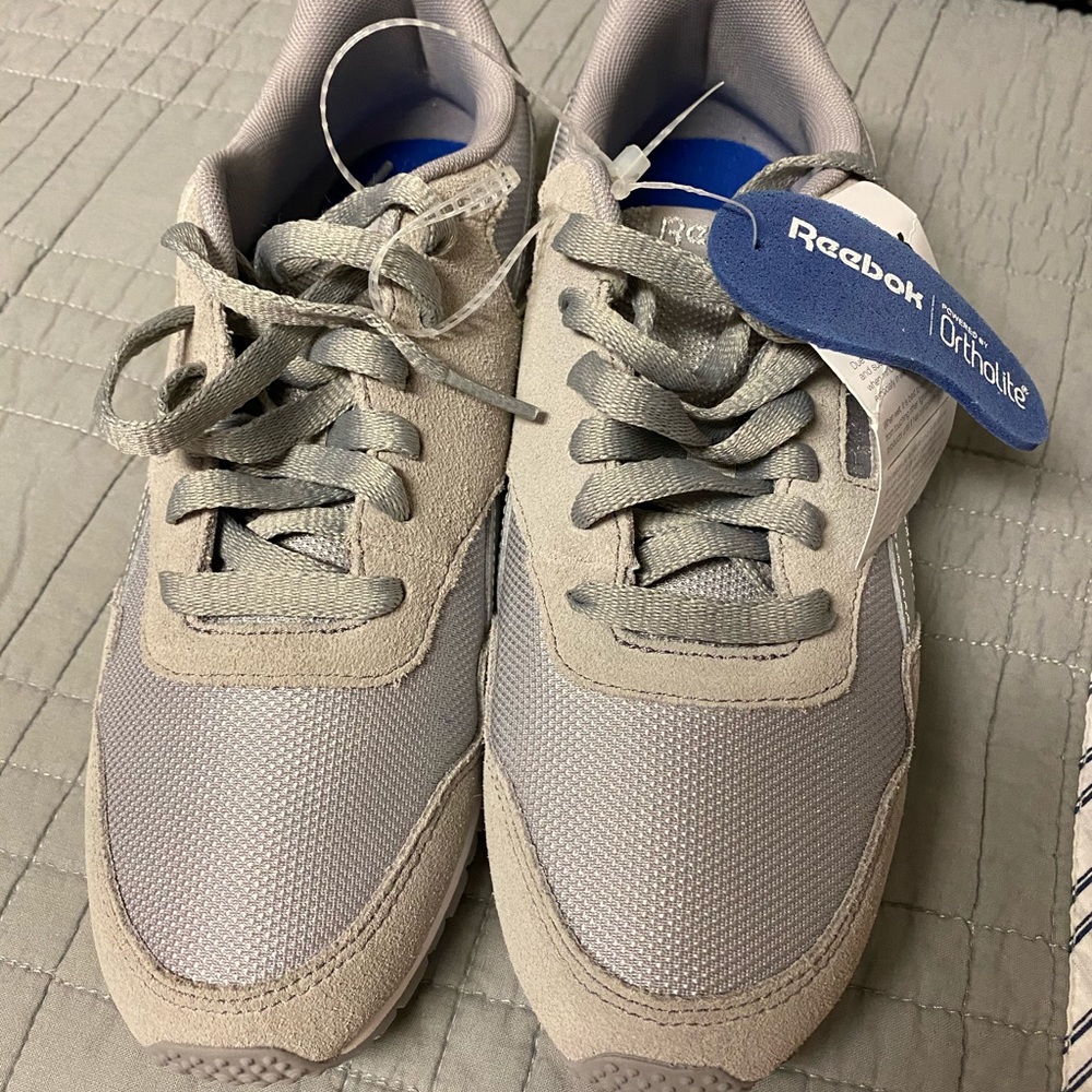 NWOT Reebok Gray Suede Sneakers (sz 8)